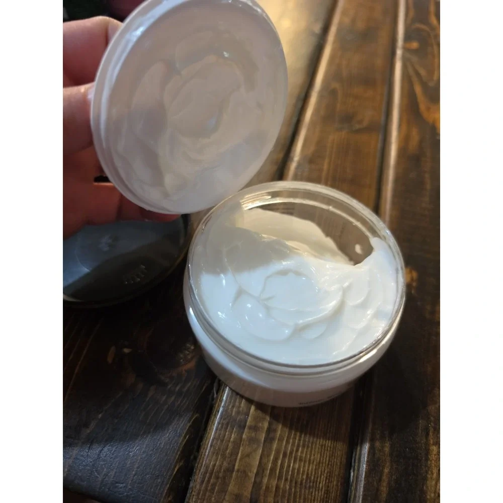 L'BRI Pure n' Natural Intense Body Butter * White Tea Blossom &cedarwood Oil*
